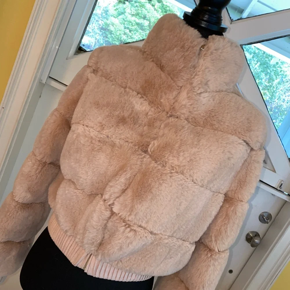 Soft Pink Fur Coat - Picture 3 of 9